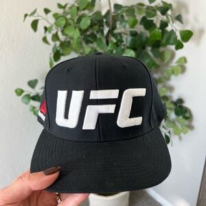 Men’s Black UFC hat